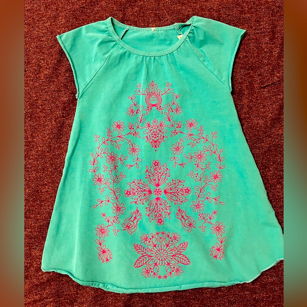 Peekaboo Beans tunic top